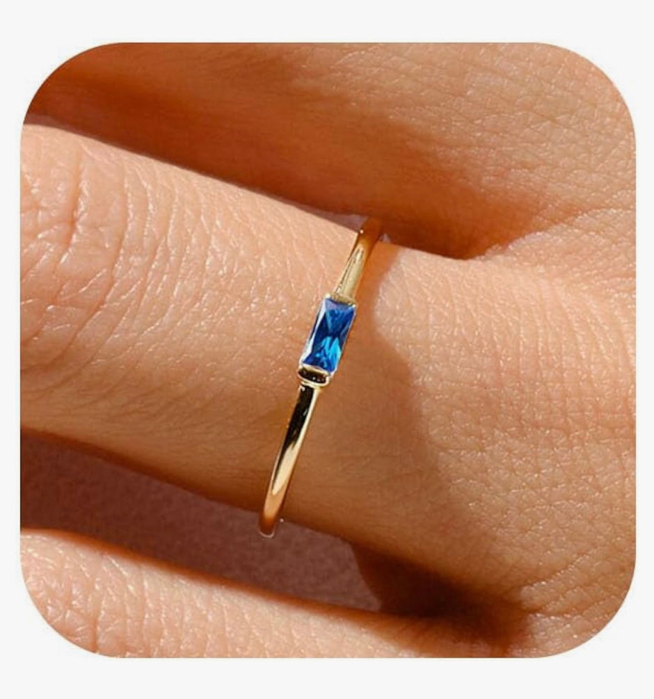 Birthstone Rings for Women Non Tarnish Gold Stackable Rings Dainty 14K Gold/Silver Plated Baguette CZ Emerald Green Pinky Ring Personalized Jewelry Gift for Birthday Size 4-10
